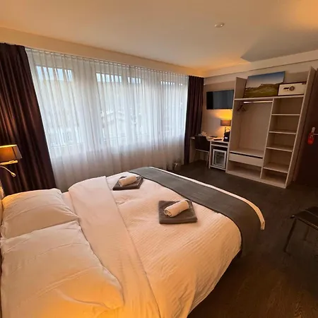 מלון De Du Sentier 3*