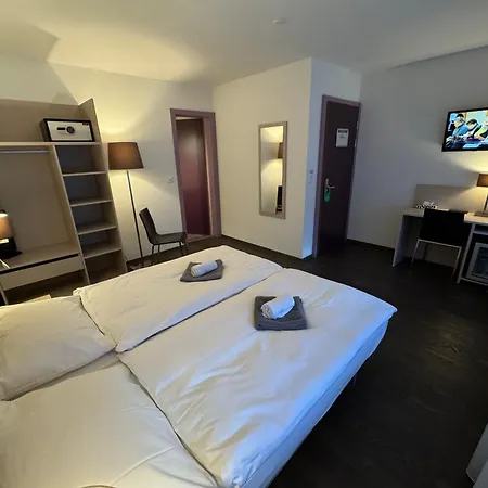 Hotel De Du Sentier 3*