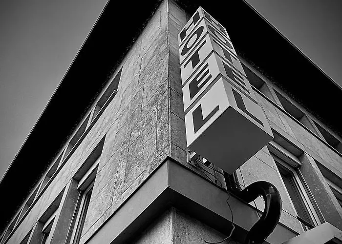 Hotell De Du Sentier 3*