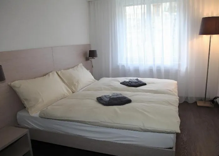 Hotel De Du Sentier 3*