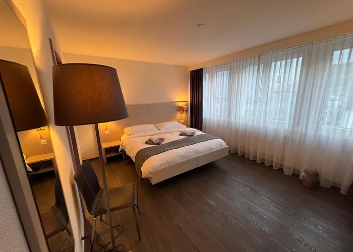 De Du Sentier Hotel 3*